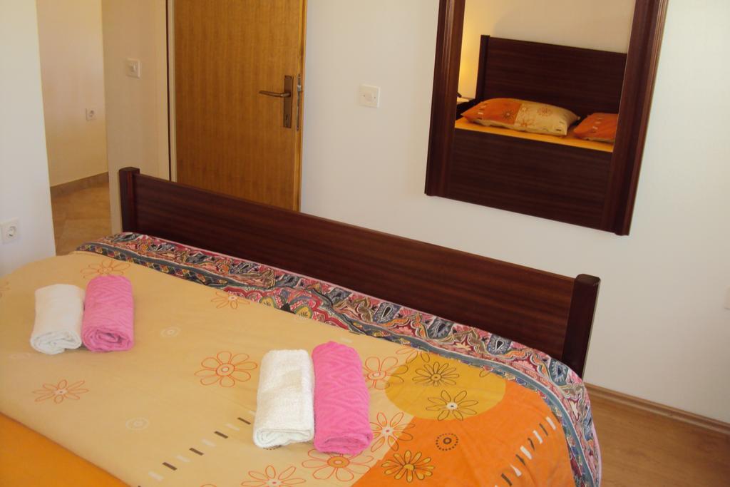ורסי Milutinov Dvor Apartments מראה חיצוני תמונה