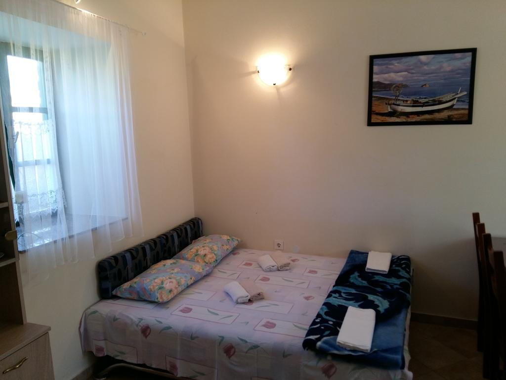 ורסי Milutinov Dvor Apartments מראה חיצוני תמונה