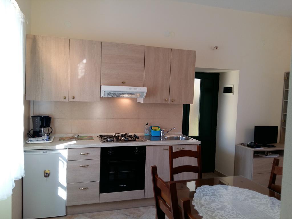 ורסי Milutinov Dvor Apartments מראה חיצוני תמונה
