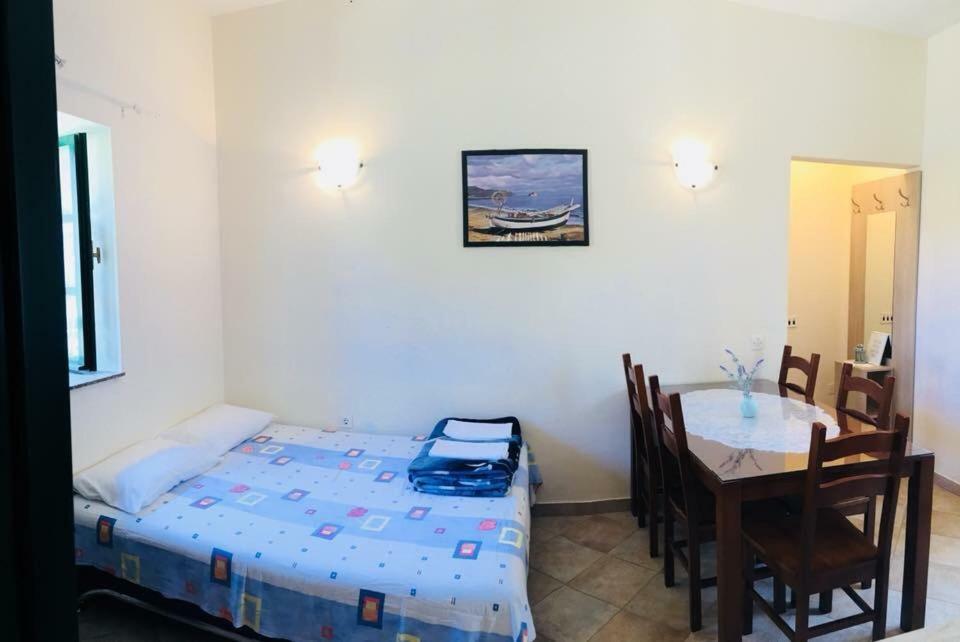 ורסי Milutinov Dvor Apartments מראה חיצוני תמונה