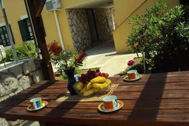 ורסי Milutinov Dvor Apartments מראה חיצוני תמונה